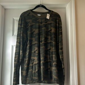 Men’s long sleeve with camo print
